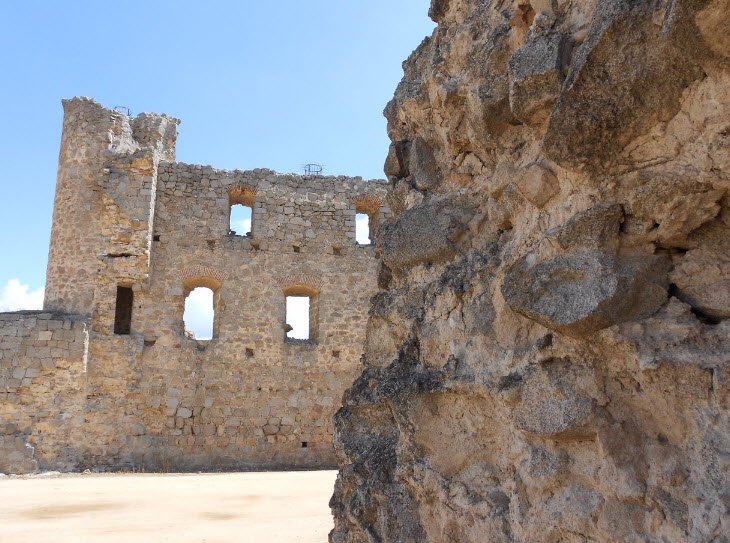 Castillo de Peñaflor (ruinas), Spain